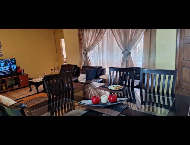 4 BEDROOM HOUSE FOR SALE IN PIET RETIEF